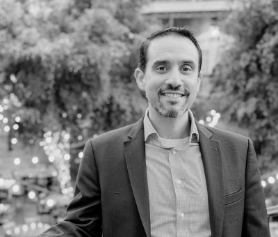 aaron weiner headshot